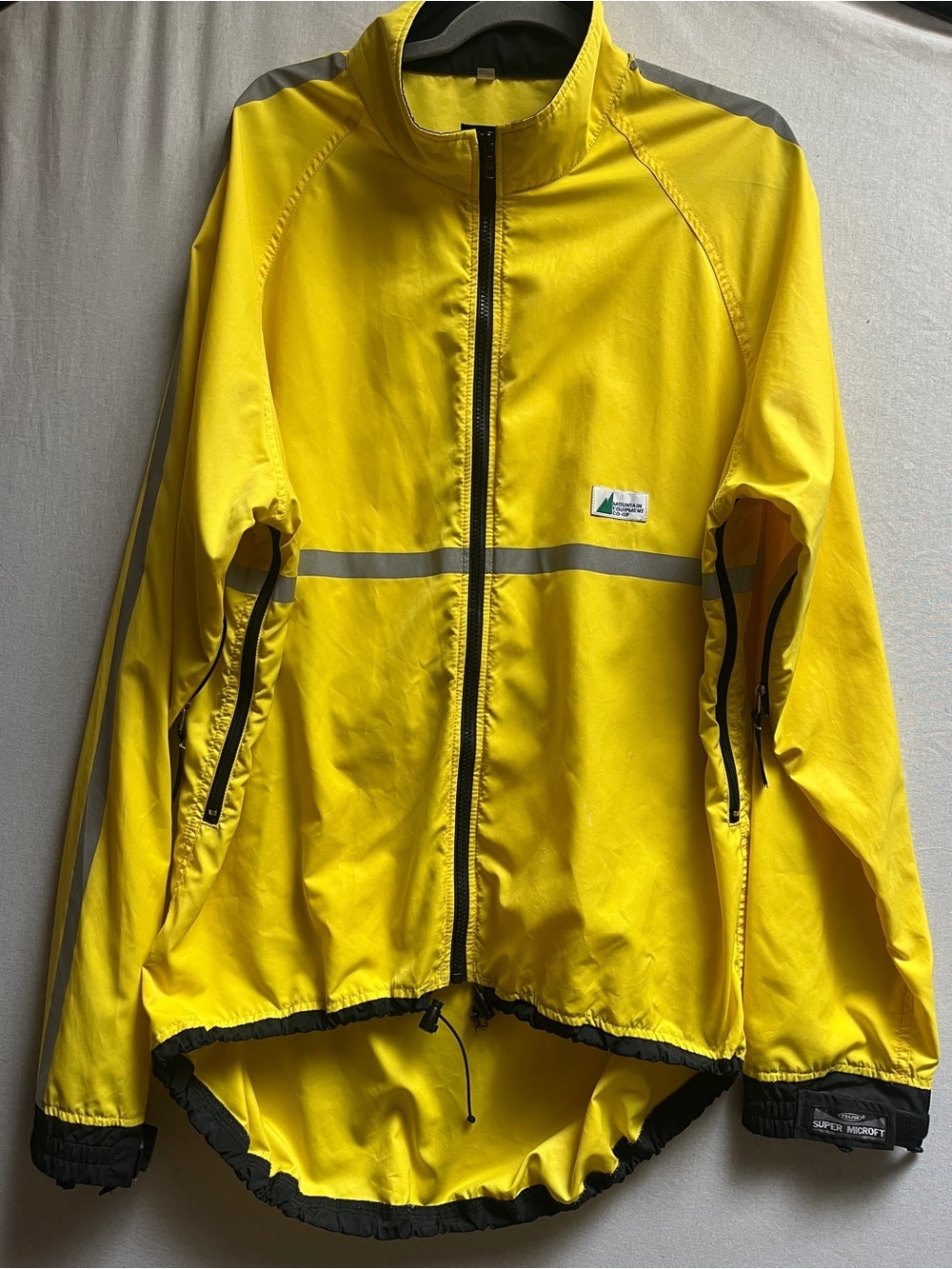Vintage MEC Reflective Cycling Jacket Windbreaker XL